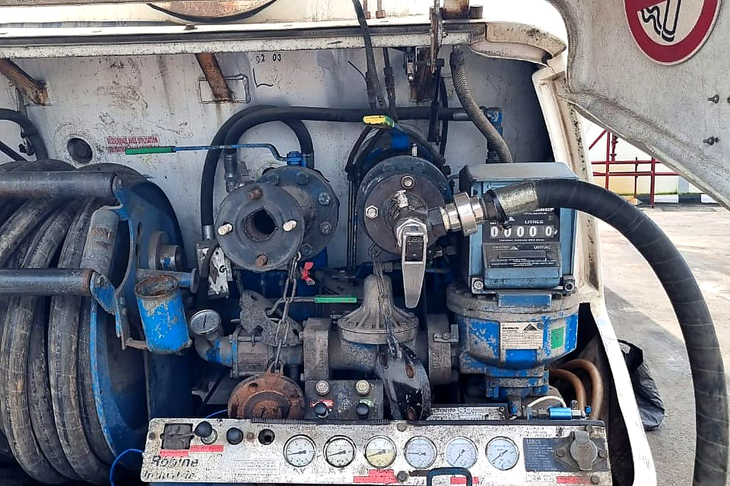 Bomart bridger pump bay — gauges, valves, real operations